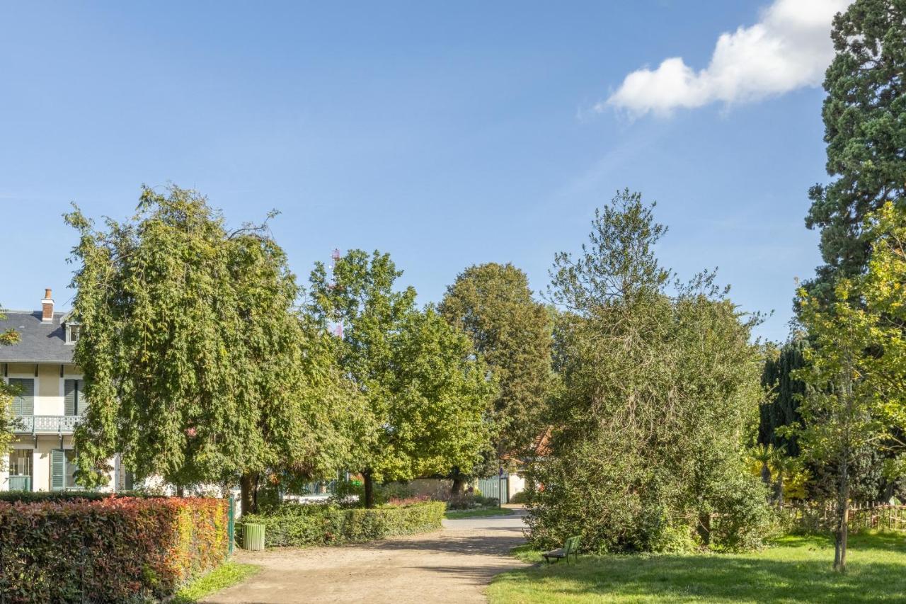 Auberge La Maison Montreau Монтрей Екстериор снимка
