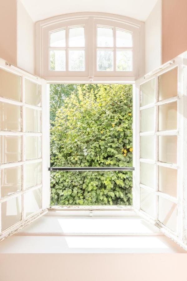 Auberge La Maison Montreau Монтрей Екстериор снимка