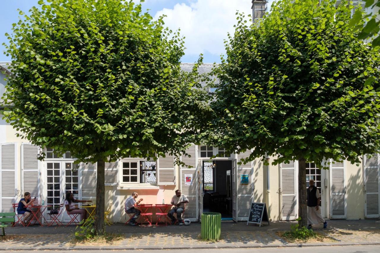 Auberge La Maison Montreau Монтрей Екстериор снимка