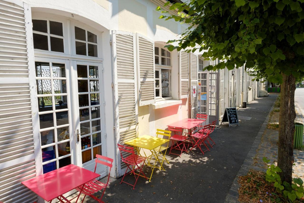 Auberge La Maison Montreau Монтрей Екстериор снимка